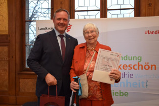 Erika Rauch und Landrat Bernd Obst 