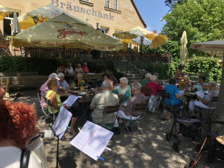 Seniorenkreis im Biergarten