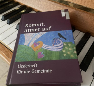 Liederheft "Kommt atmet auf"