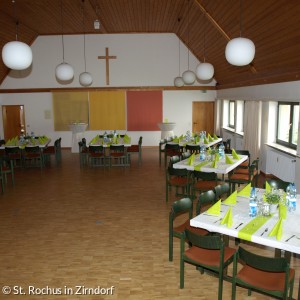 Gemeindehaus Zirndorf Saalmit Tischgruppen